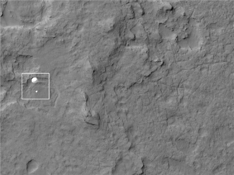 Curiosity descending parachute Curiosity descending parachute