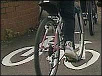 Council backs bike way plans